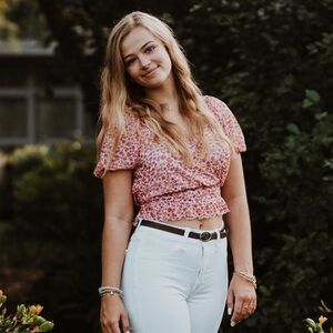 🩷🧡floral top, altar’d state, xs